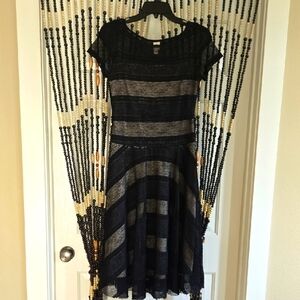 Signature by Sangria Black and Cream Midi Dress